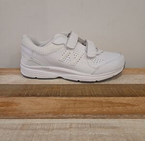 New Balance 411 Walking Shoe WW411HW2 Women's Size 8 Comfort Shoes